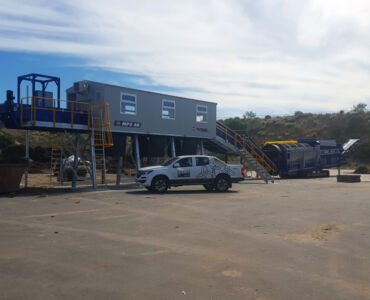 mobile picking station & a tracked trommel