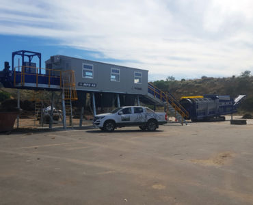 mobile picking station & a tracked trommel