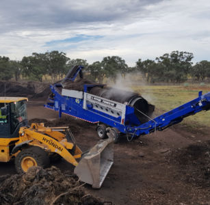 mobile trommel screen screening compost